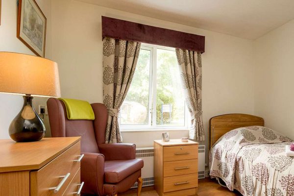 abbeylands-care-home-bedroom