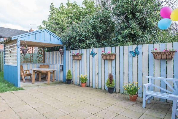 balmoral-view-care-centre-garden