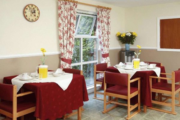 parkview-care-home-dining1
