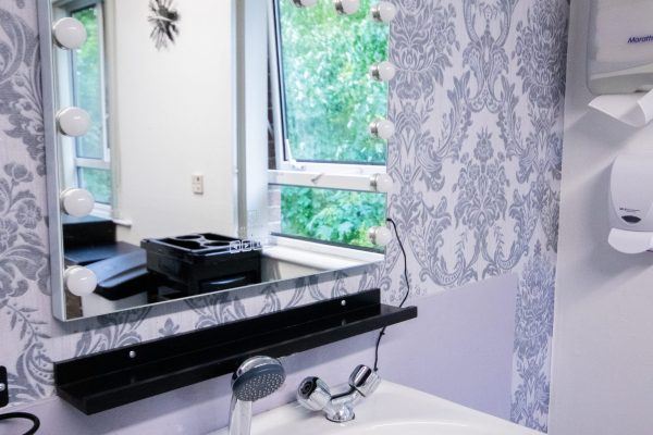 hairdressing sink